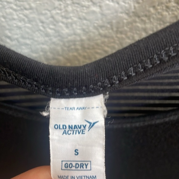 Old Navy active long sleeve top - Picture 2 of 4